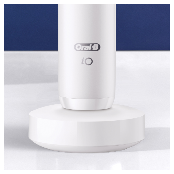 Oral-B iO Series 7N White Alabaster elektromos fogkefe, fehér