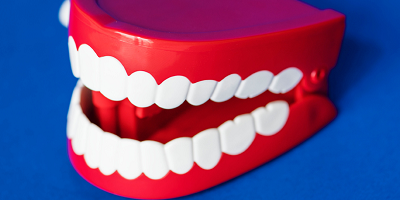 Dentálhigiénia II. - A fogkőtől az aftáig, a fogfehérítés módjai és a szokatlanabb szindrómák