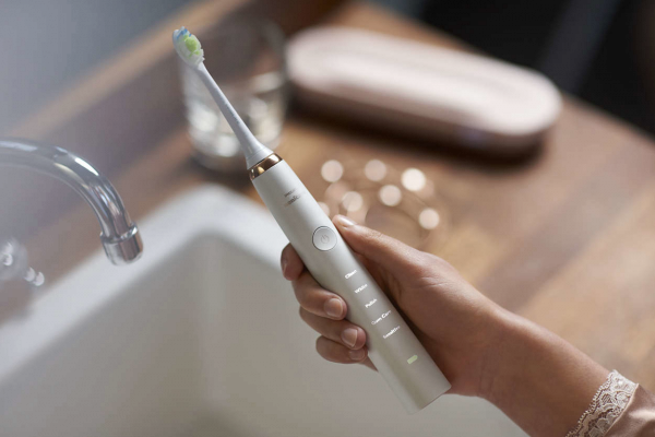 Philips Sonicare DiamondClean Rose Gold HX9312/04, szónikus fogkefe