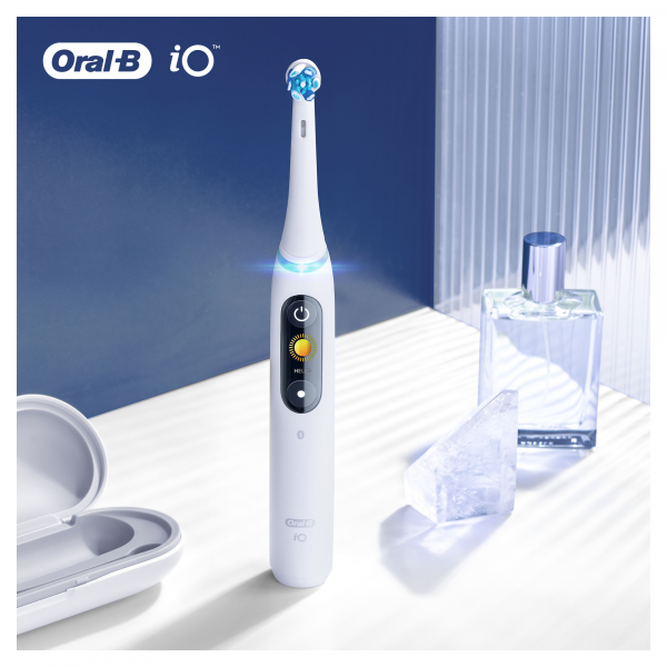 Oral-B iO Ultimate Clean pótfejek, fehér, 4 db
