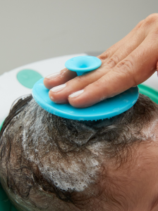 Frida Baby Head-to-Toe Bath Brush, szilikon mosdató