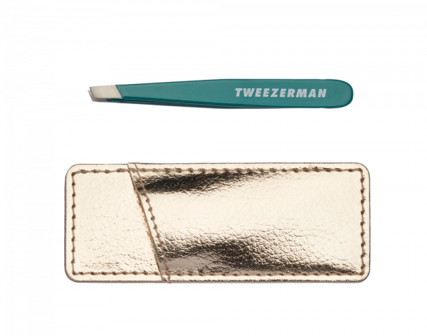 Tweezerman Mini SLANT smaragdzöld csipesz arany tokkal
