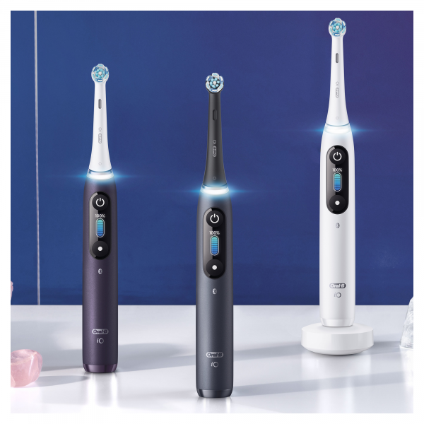 Oral-B iO Series 8N White Alabaster elektromos fogkefe, fehér