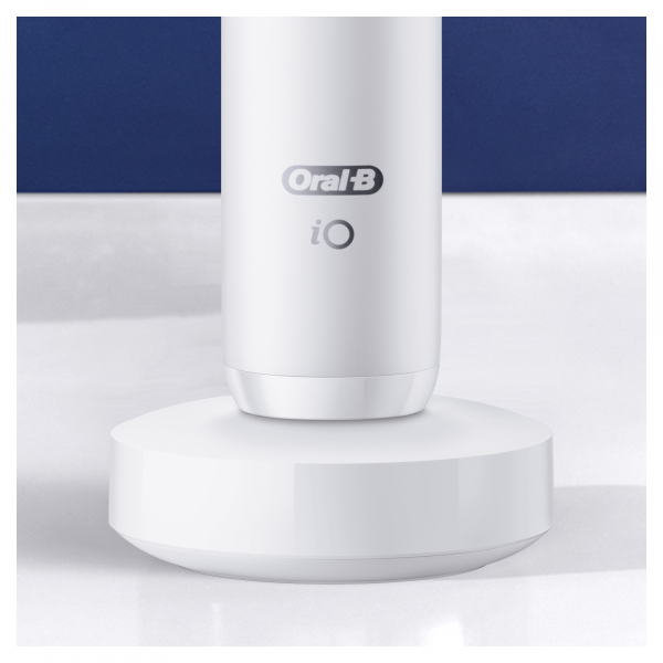 Oral-B iO Series 8N White Alabaster elektromos fogkefe, fehér