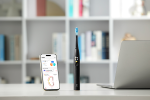 Oclean X Ultra Set – szónikus fogkefe és utazótok, fekete